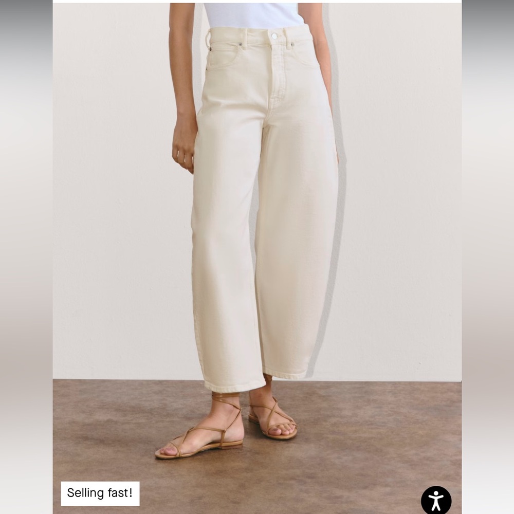 Everlane Way High Curve Jeans Size 25 Size up if between sizes.